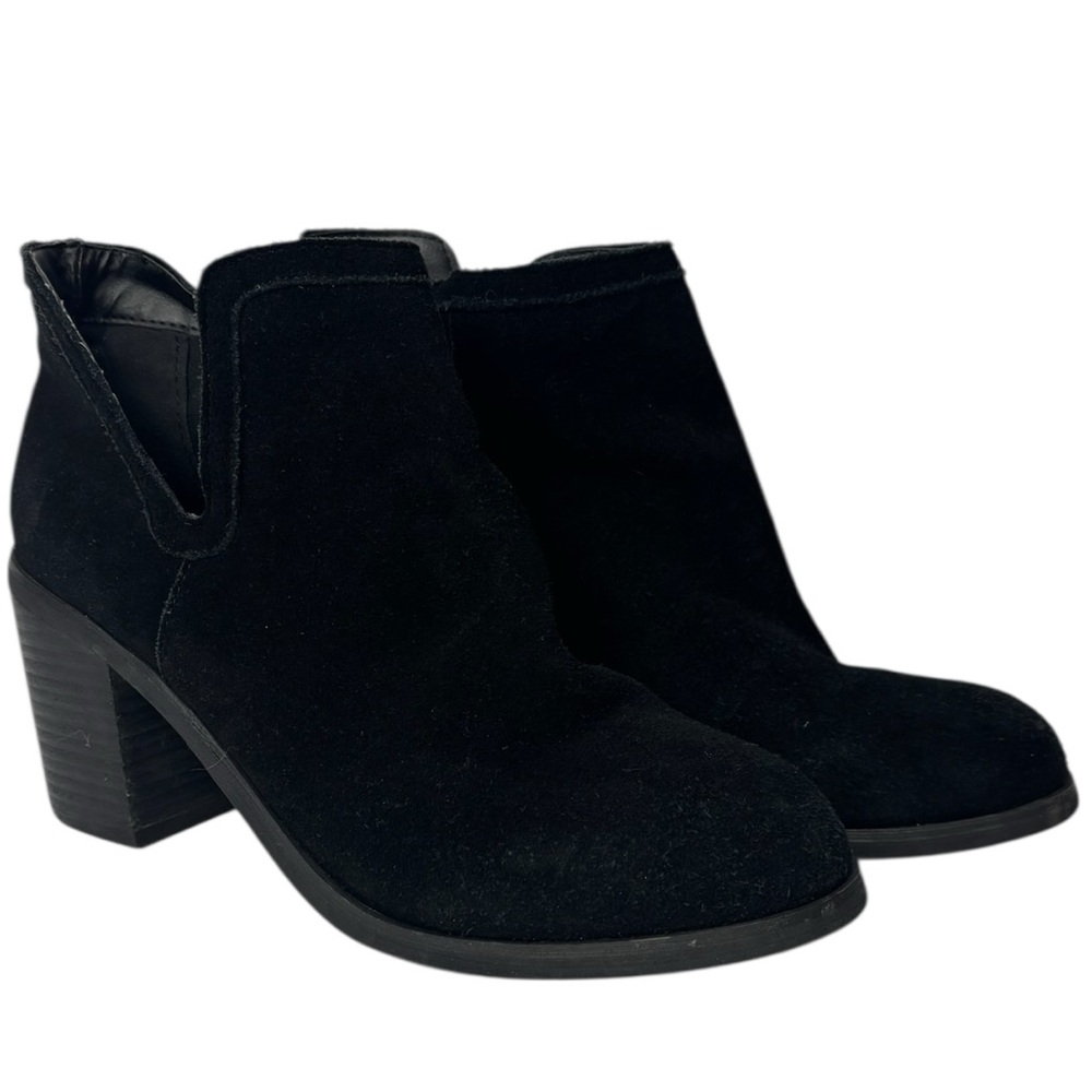 Urban Outfitters Black Suede Ankle Booties – Size 9